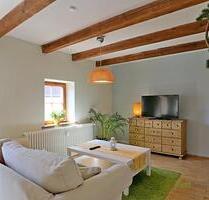 (EF0658_M) Erfurt: Altstadt, möblierte Dachgeschosswohnung im denkmalgeschützen Altbau, Parkettböden, WLAN inklusive