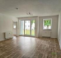 (12536_01) MGN: bezugsfertige 1-Zi-Whg mit Aufzug, sep. Küche, Flur, Balkon, Hausreinigung, preiswerte EBK möglich - Meiningen