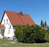 (EF0385_M) Dresden: Weixdorf, urgemütliche kleine Zweizimmerwohnung mit neuen Möbeln, separater Hauseingang, WLAN