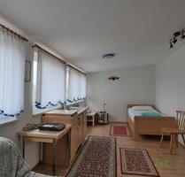 (EF1122_M) Kassel-Landkreis: Baunatal, kleines möblierte Apartment in ruhiger Wohnlage für Wochenendheimfahrer