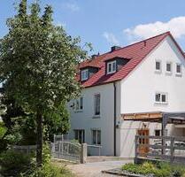 (EF0136_M) Erfurt: Hochheim, kleine 2-Zimmer-Mansardenwohnung in ruhigem Wohnhaus mit Garten, nahe zur EGA, WLAN inkl.