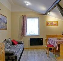 (EF0573_M) Jena: Lehesten, kleines Häuschen auf einem ehemaligen Bauernhof mit Kamin, WLAN, Balkon, Full-Service möglich