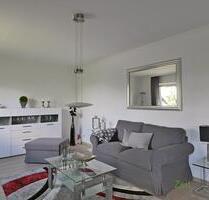 (EF1036_M) Kassel-Stadt: Forstfeld, neu möbliertes Apartment m. sep. Hauseingang und PKW-Stellplatz, ruhige Lage