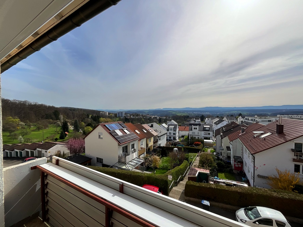 Fabelhafte Aussichtslage! Frisch renovierte 3,5-Zimmer Obergeschosswohnung in Plochingen - Plochingen / Stumpenhof Plochingen (Stadt)