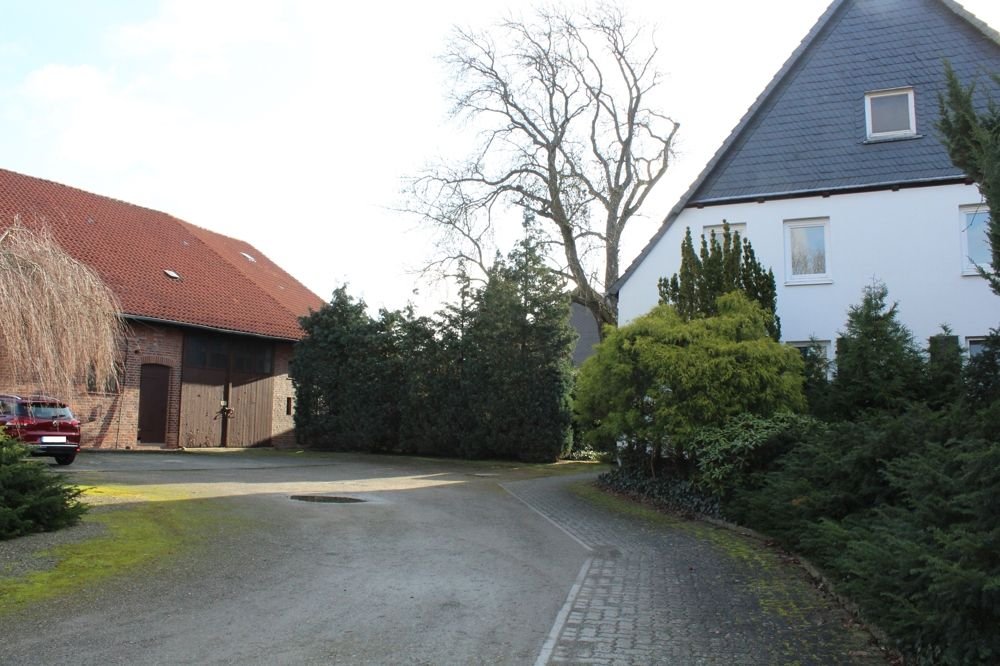 Grasdorf....Perfektes Grundstück mit Mehrfamilienhaus und Backsteinscheune ... !!! - Laatzen