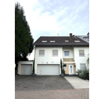 Haus zum Kaufen in Hattersheim am Main 1.099.000,00 € 311 m²