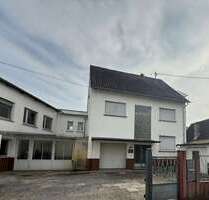 Haus zum Kaufen in Frankfurt am Main Harheim 995.000,00 € 263 m² - Frankfurt am Main / Harheim