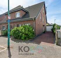 Haus zum Kaufen in Duisburg Huckingen 480.000,00 € 138 m² - Duisburg / Huckingen