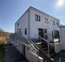Haus zum Mieten in Hennef 2.700,00 € 208.4 m²