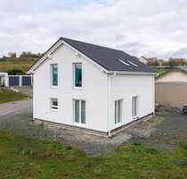 Haus zum Kaufen in Oberleichtersbach 349.000,00 € 122 m²