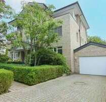 Haus zum Kaufen in Bad Lippspringe 980.000,00 € 451 m²