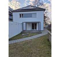 Haus zum Mieten in Augsburg 1.900,00 € 126 m²