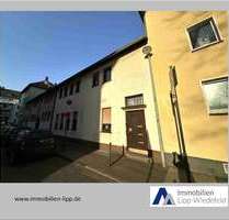 Haus zum Kaufen in Krefeld 275.000,00 € 206 m²
