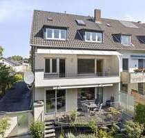 Haus zum Kaufen in Düsseldorf 895.000,00 € 241.55 m²