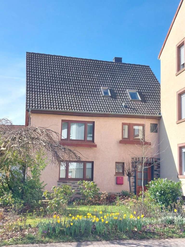 Haus zum Mieten in Pforzheim 860,00 € 87 m²