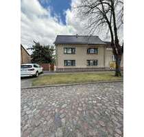 Haus zum Mieten in Zossen 2.250,00 € 225 m²