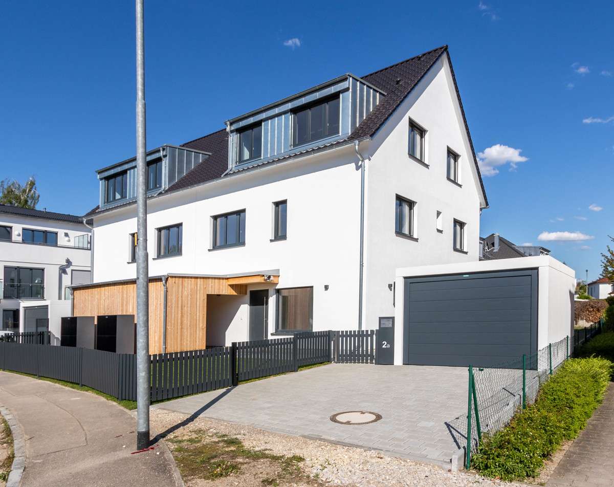 Haus zum Mieten in Ingolstadt 2.700,00 € 192.4 m²