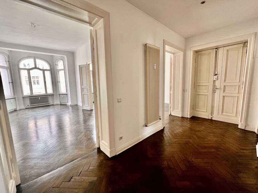 Büro in Berlin 6.152,22 € 227.86 m²