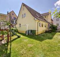 Haus zum Mieten in Stuttgart-ZuffenhausenMitte 1.650,00 € 123.7 m² - Stuttgart-Zuffenhausen/Mitte