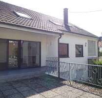 Haus zum Mieten in Freiberg am Neckar 2.400,00 € 211 m²
