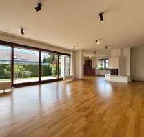 Haus zum Mieten in Leonberg 2.995,00 € 230 m²