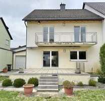 Haus zum Mieten in Dudenhofen 2.600,00 € 210 m²