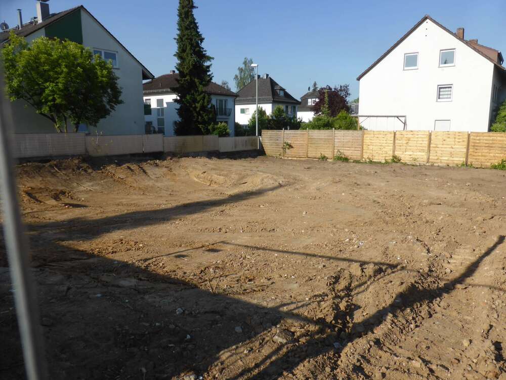 Grundstück zu verkaufen in Schwalbach 450.000,00 € 385 m²