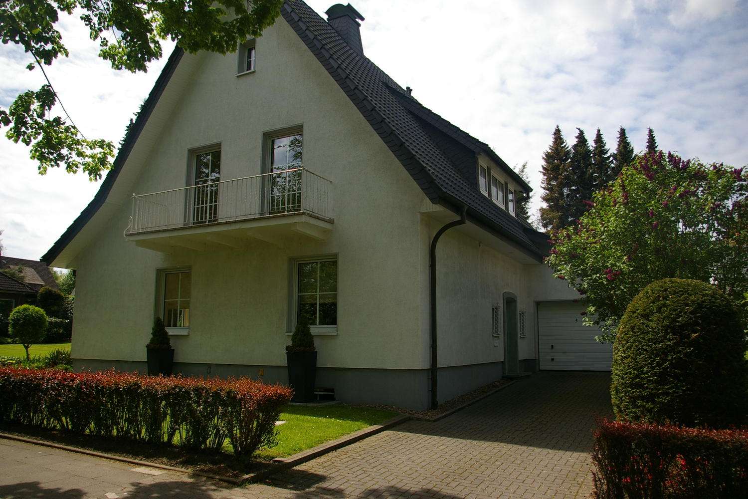 Haus zum Mieten in Bad Oeynhausen 1.550,00 € 210 m²
