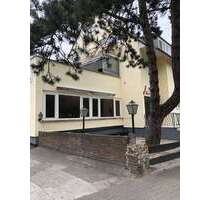 Büro in Düsseldorf Rath 1.400,00 € 167.5 m² - Düsseldorf / Rath
