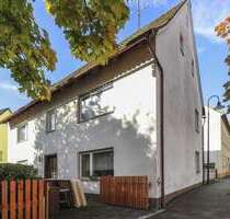 Haus zum Kaufen in Adelsdorf 190.000,00 € 150.16 m²