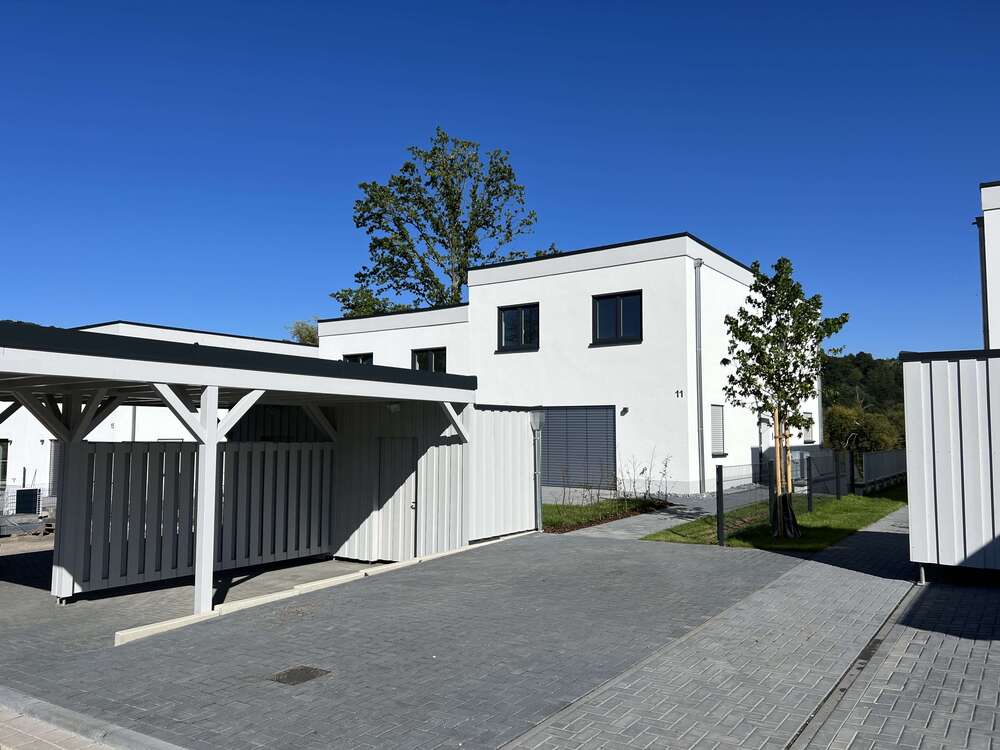 Haus zum Mieten in Hennef 2.600,00 € 197.69 m²