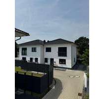 Haus zum Mieten in Niederkassel 2.200,00 € 152.87 m²