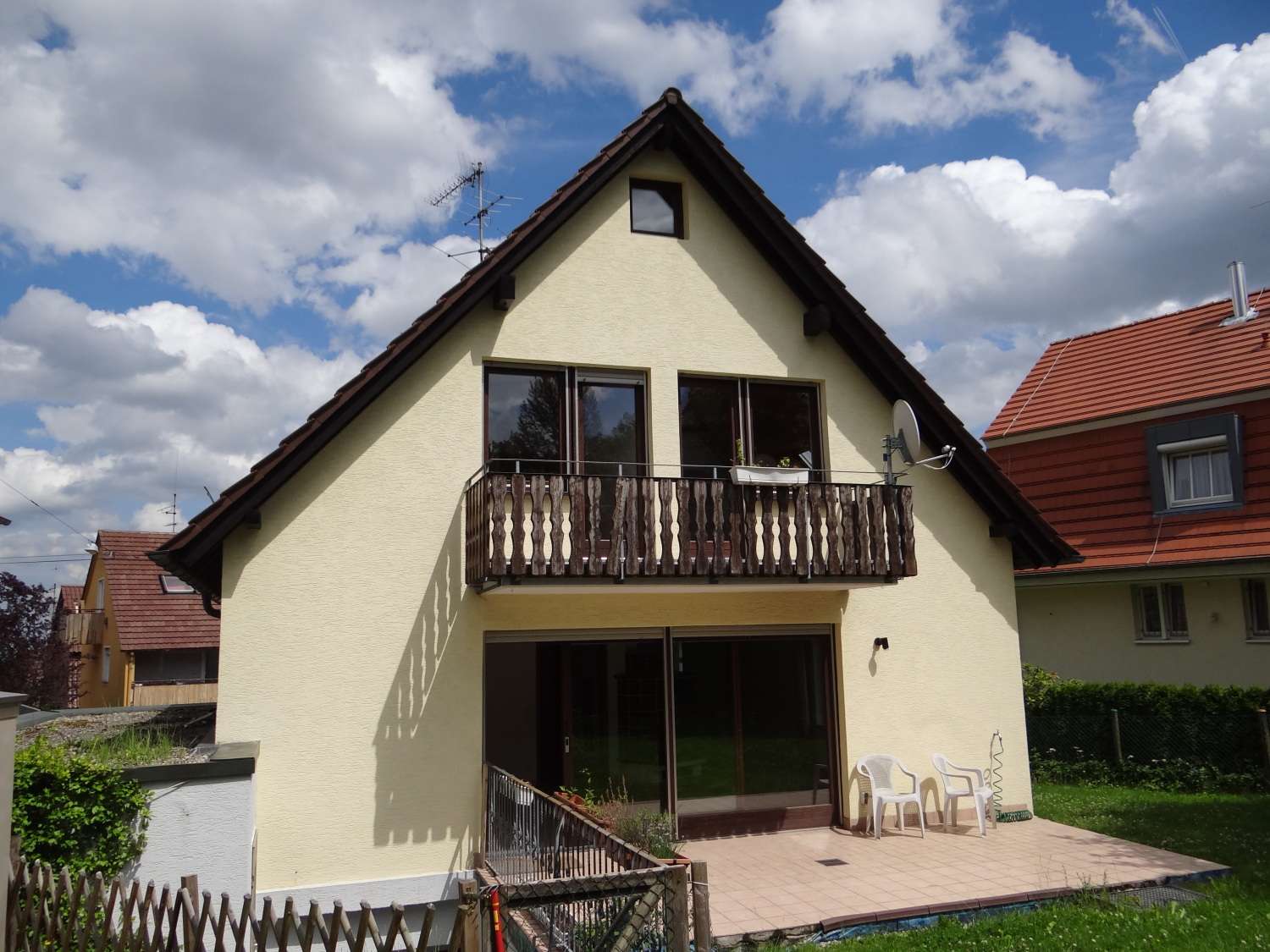 Haus zum Mieten in Stuttgart 2.500,00 € 193 m²