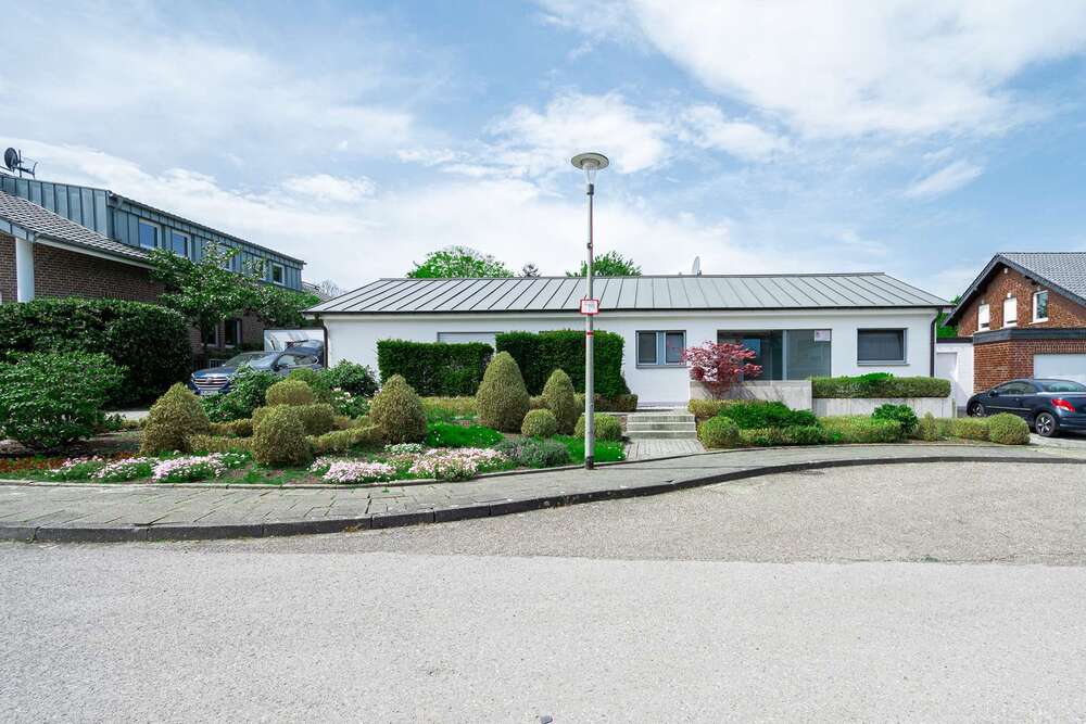 Haus zum Mieten in Geilenkirchen 1.650,00 € 160 m²