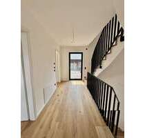 Haus zum Mieten in Pentling 1.800,00 € 157.41 m²