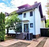 Haus zum Mieten in Riedstadt 1.990,00 € 155 m²