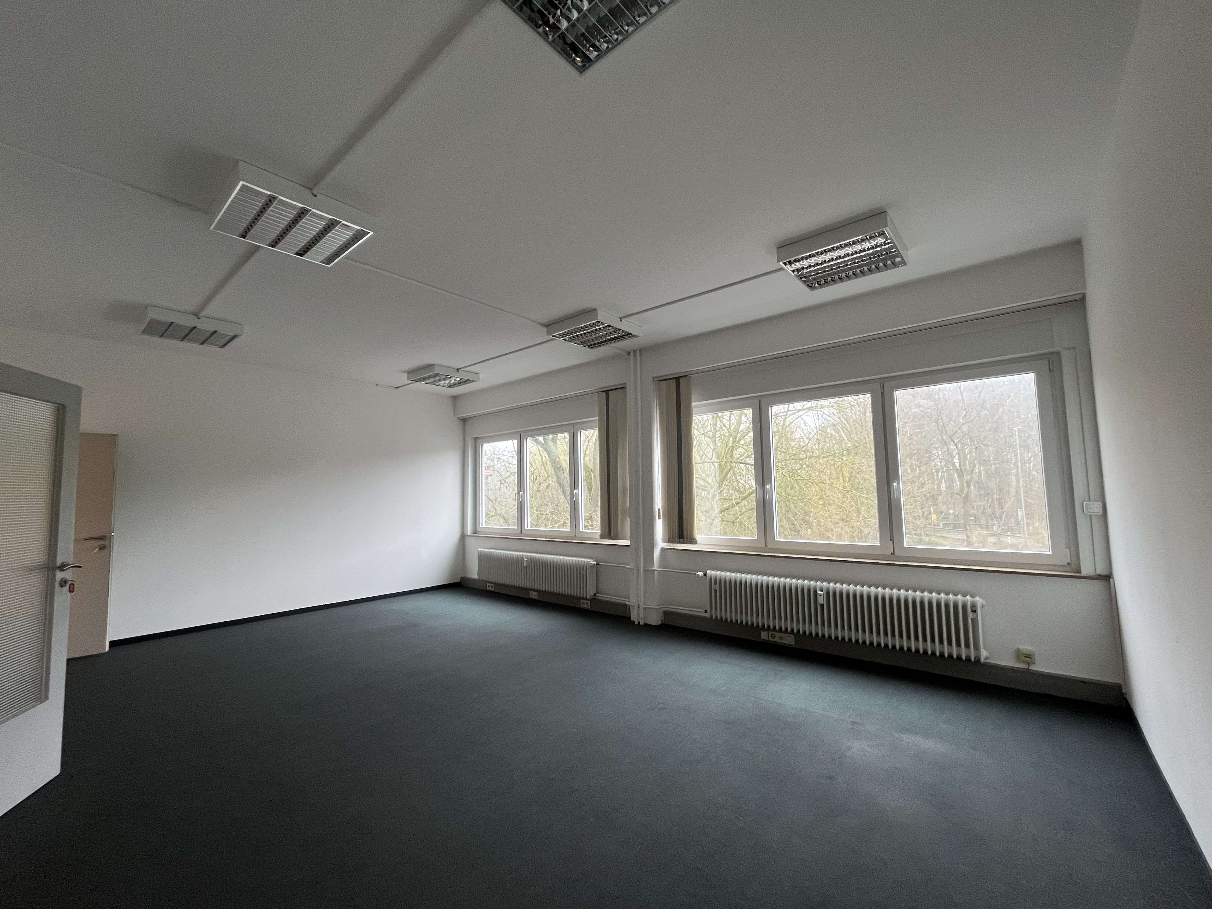 Büro in Münster 390,00 € 39 m² - 390,00 EUR Kaltmiete, ca.  39,00 m² in Münster (PLZ: 48145)