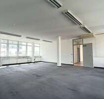 Büro in Berlin 3.947,22 € 219.29 m²