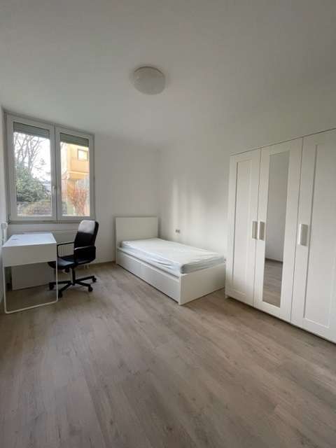 Wohnung zum Mieten in Mannheim 250,00 € 12.14 m²