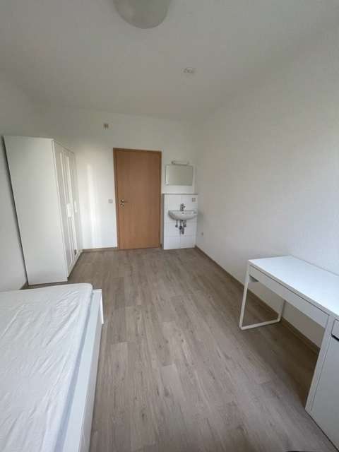 Wohnung zum Mieten in Mannheim 250,00 € 12.14 m²