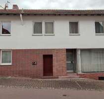 Haus zum Kaufen in Warburg 199.000,00 € 189 m²