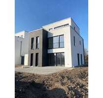 Haus zum Kaufen in Duisburg - Huckingen 1.168.000,00 € 194 m²