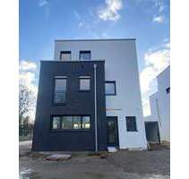 Haus zum Kaufen in Duisburg - Huckingen 1.168.000,00 € 194 m²