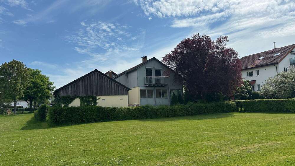 Haus zum Mieten in Althengstett 2.500,00 € 199 m²