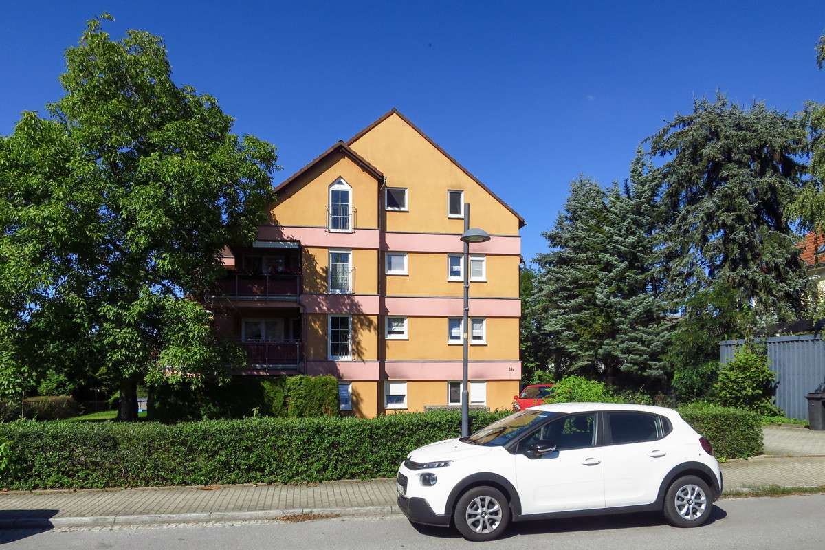 Wohnung zum Kaufen in Großröhrsdorf 130.000,00 € 75 m²