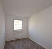 Wohnung zum Mieten in Halle (Saale) 409,85 € 70.37 m²