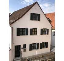 Haus zum Mieten in Augsburg 2.100,00 € 145 m²