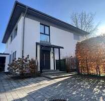 Haus zum Kaufen in Groß Glienicke 1.250.000,00 € 210 m²