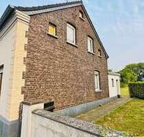 Haus zum Kaufen in Moers 220.000,00 € 157 m²