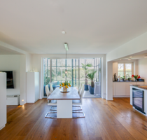 Haus zum Mieten in Berg 5.600,00 € 274 m²